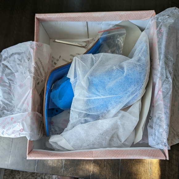 Neon Blue Stilleto Heels - Picture 12 of 13